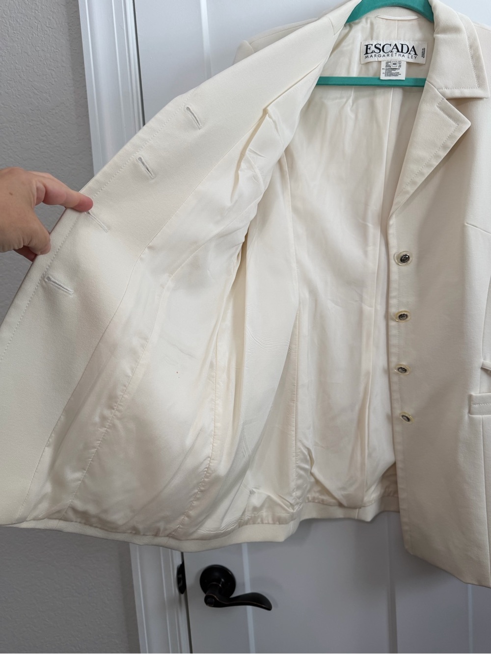 Vintage Escada Margaretha Ley Ivory Equestrian Horsebit Longline Blazer 40 - Picture 4 of 13